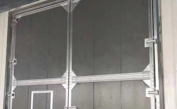 久治兰州厂房久治工业门选购与使用指南：打造高效安全的生产环境