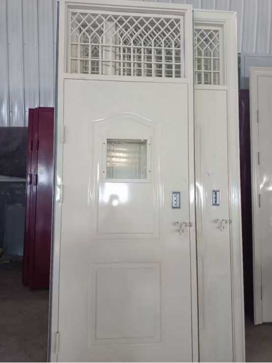 久治学校教室门 久治学校教室门