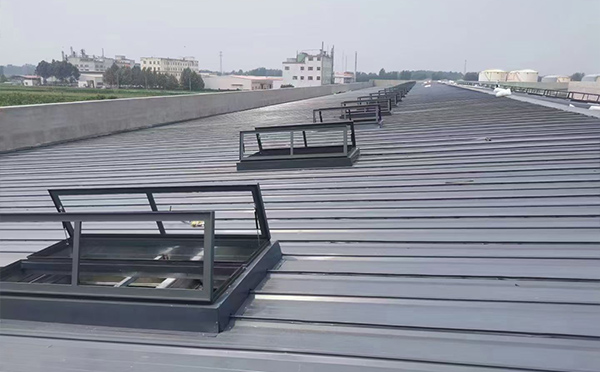 某中学室内体育馆久治排烟窗改造项目