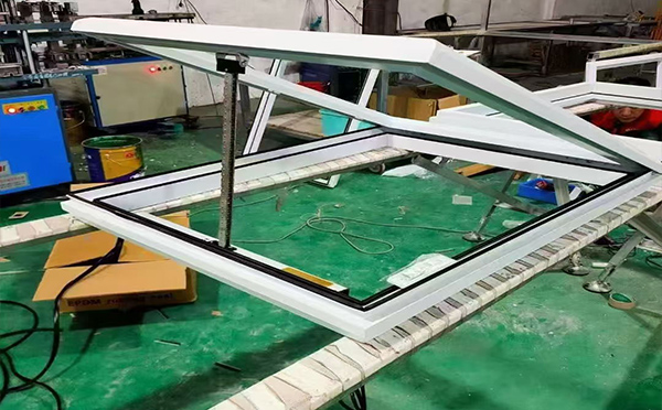 某地下车库出入口久治排烟窗配置工程