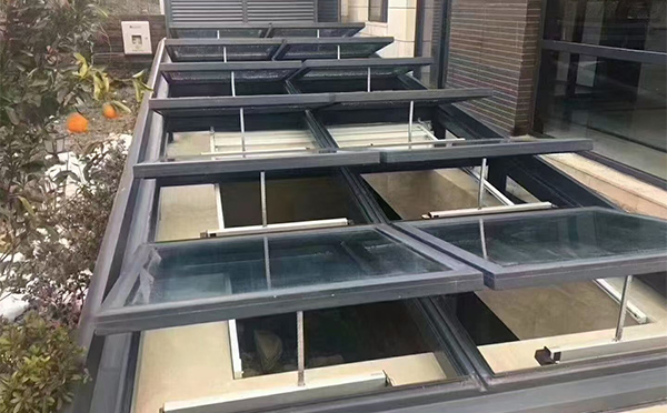 某轨道交通车辆维修车间久治排烟窗应用