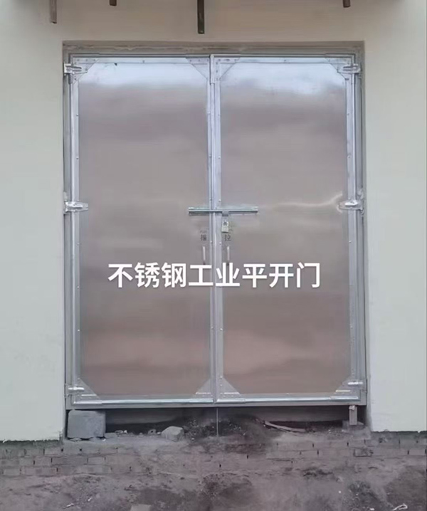 不锈钢久治工业平开门在现代工业场景中的应用实践