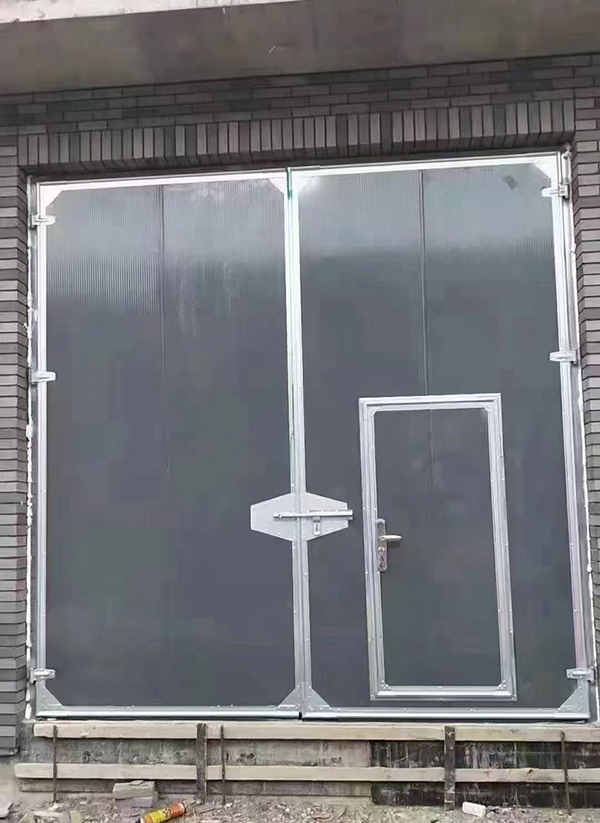 久治工业平开门在大型设备制造车间的应用实例