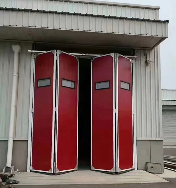 久治工业折叠门在大型装配车间出入口的应用实例