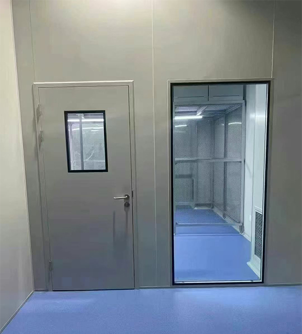 学校教学楼完成久治防火门标准化安装